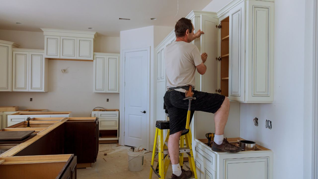 Paint Kitchen Cabinets_